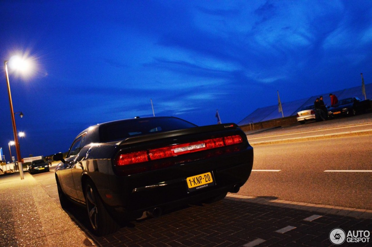 Dodge Challenger SRT-8