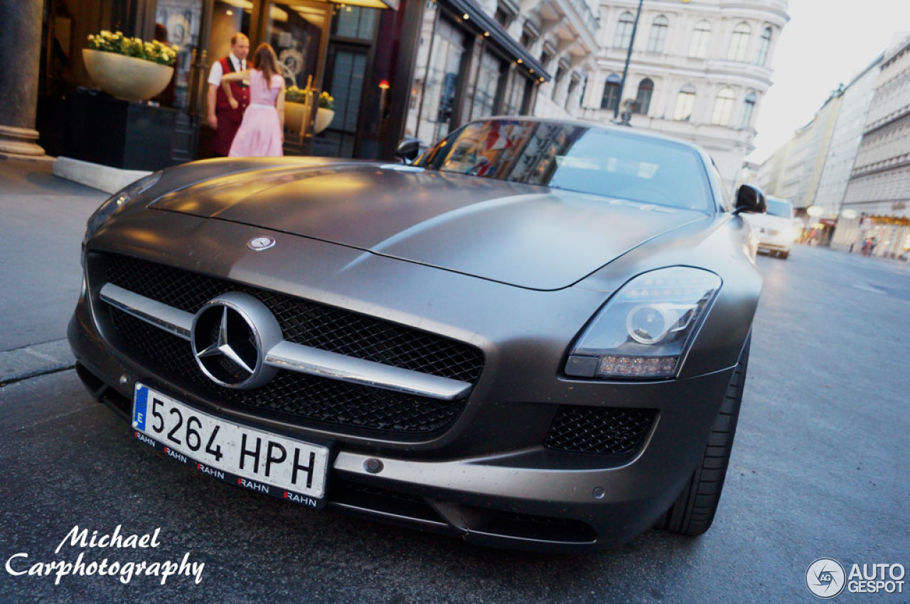 Mercedes-Benz SLS AMG Roadster