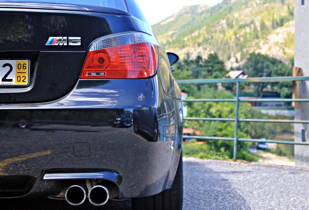 BMW M5 E60 2005