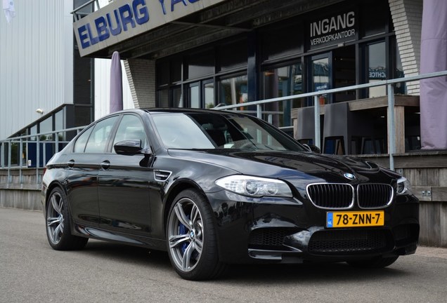 BMW M5 F10 2011