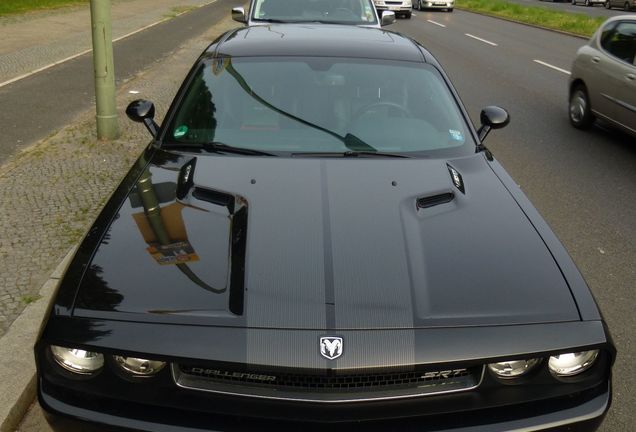 Dodge Challenger SRT-8