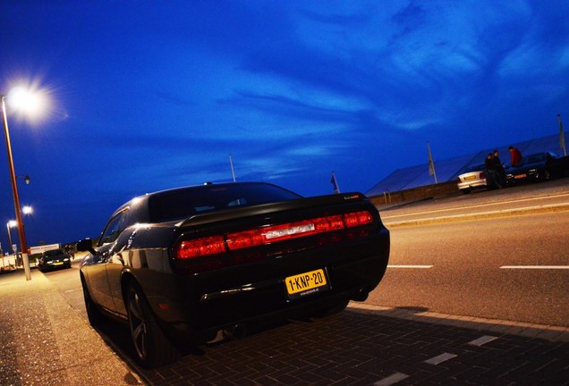 Dodge Challenger SRT-8