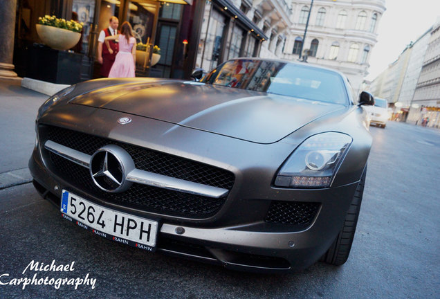 Mercedes-Benz SLS AMG Roadster