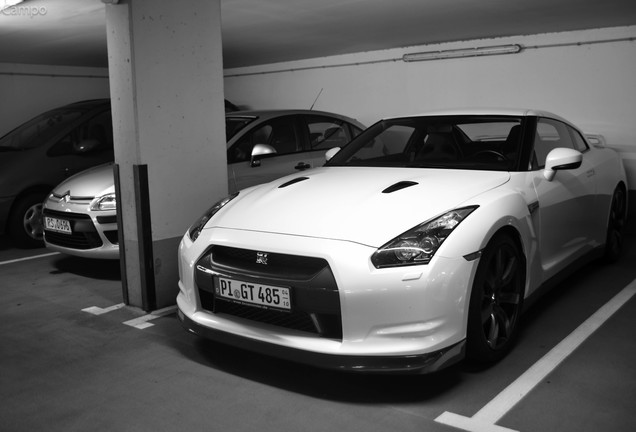 Nissan GT-R