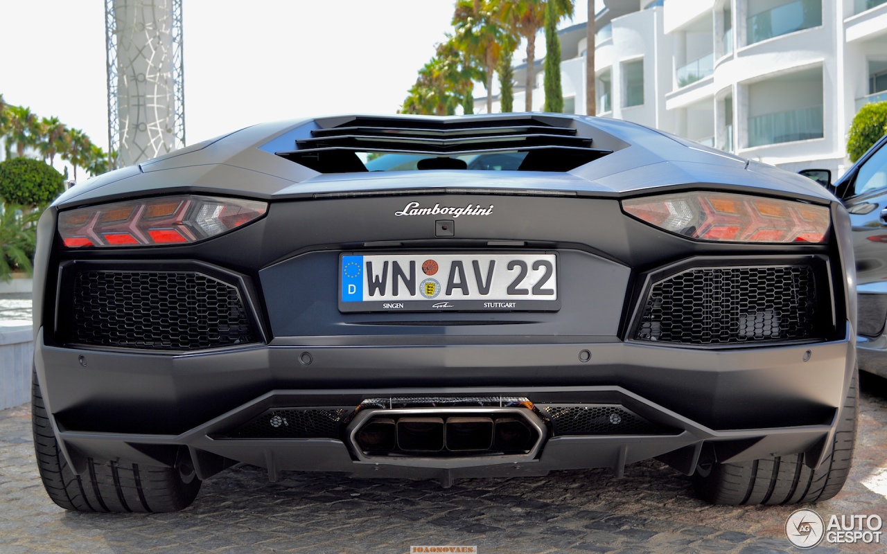 Lamborghini Aventador LP700-4