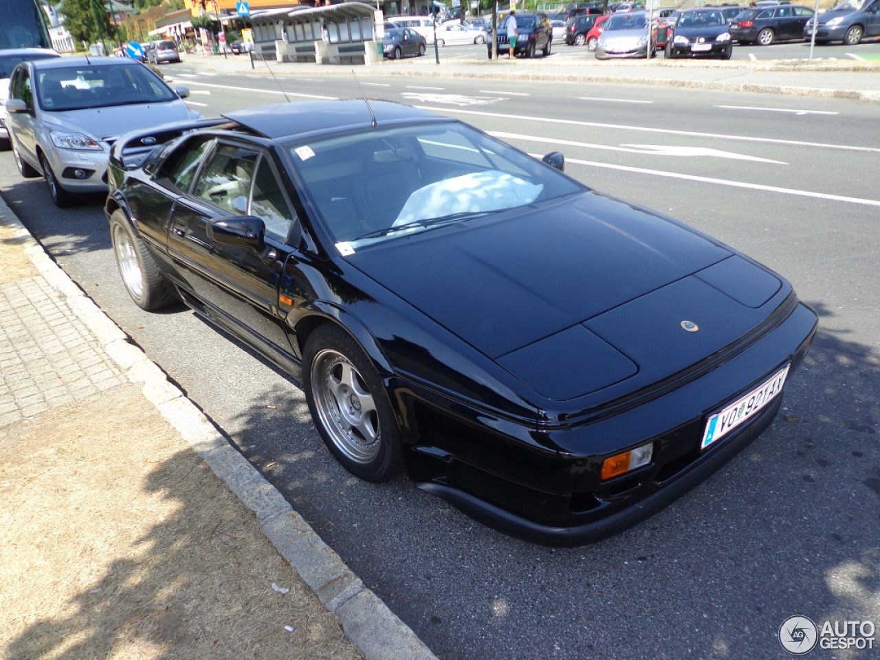 Lotus Esprit Sport 300