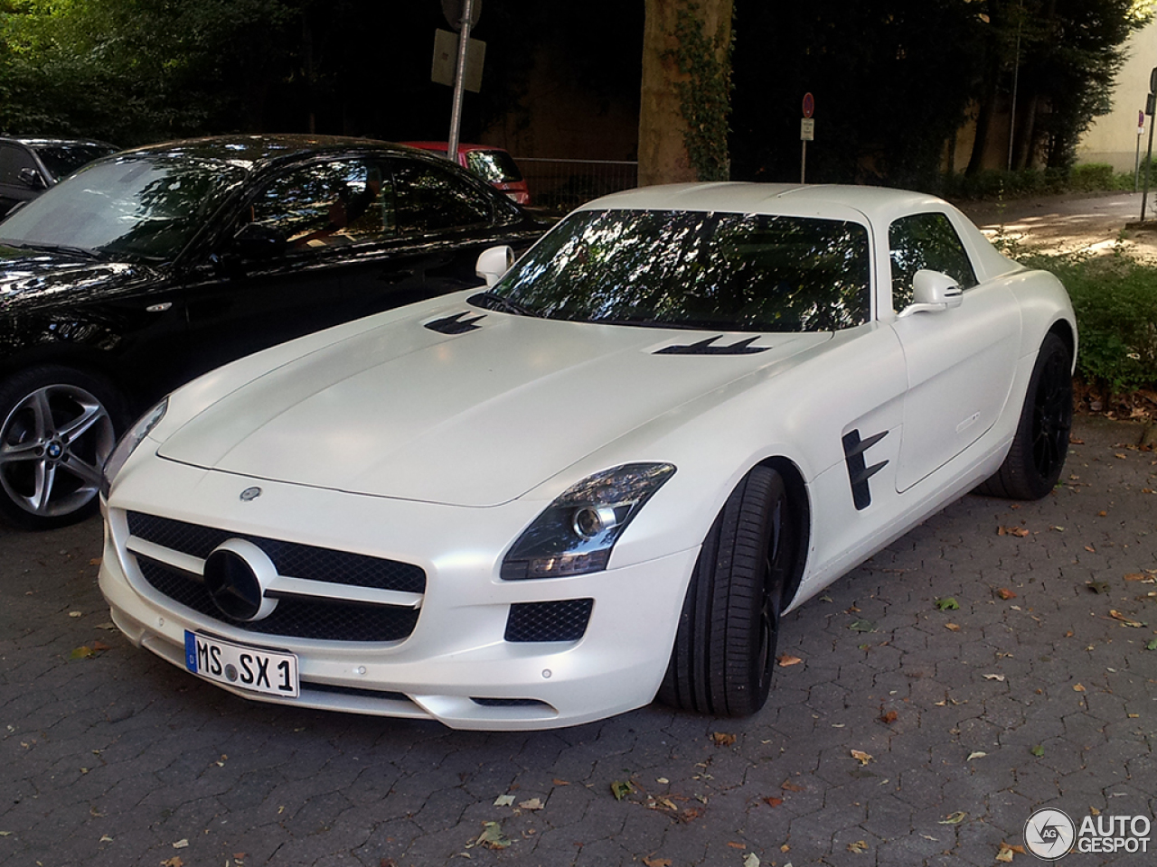 Mercedes-Benz SLS AMG