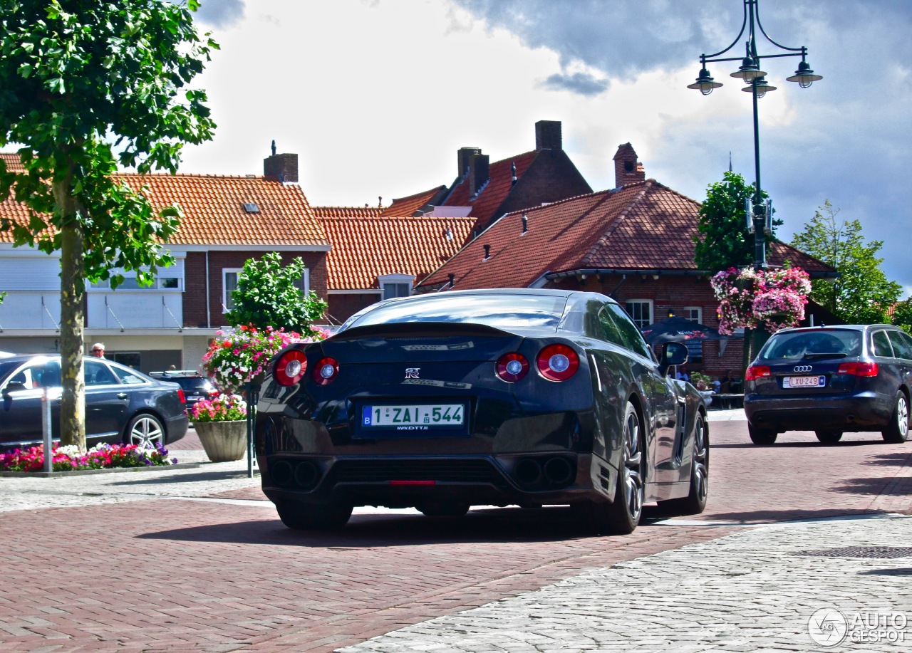 Nissan GT-R 2011