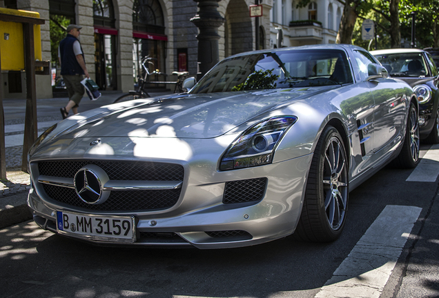 Mercedes-Benz SLS AMG