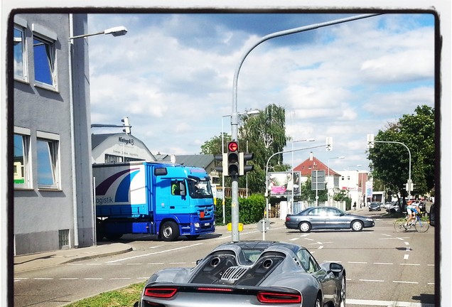 Porsche 918 Spyder Weissach Package