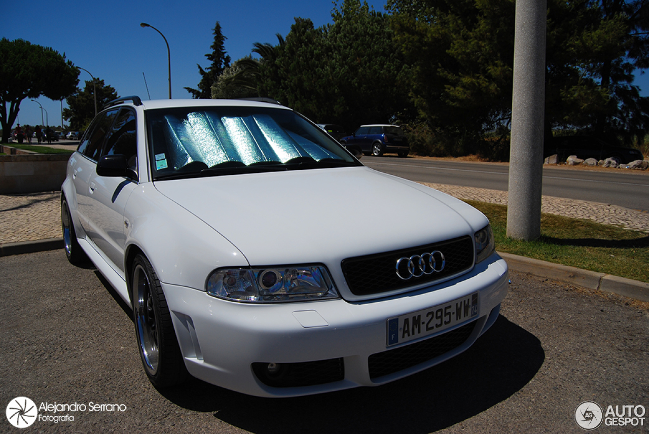 Audi RS4 Avant B5