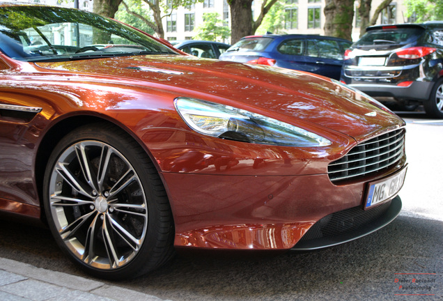 Aston Martin Virage 2011