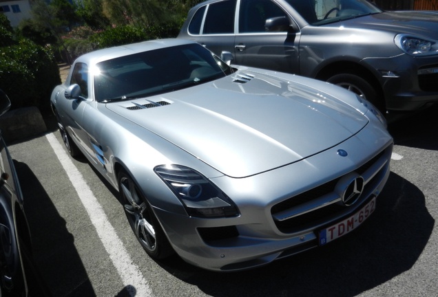 Mercedes-Benz SLS AMG