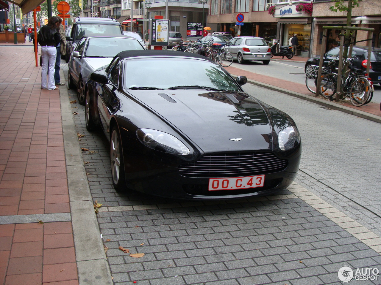 Aston Martin V8 Vantage Roadster