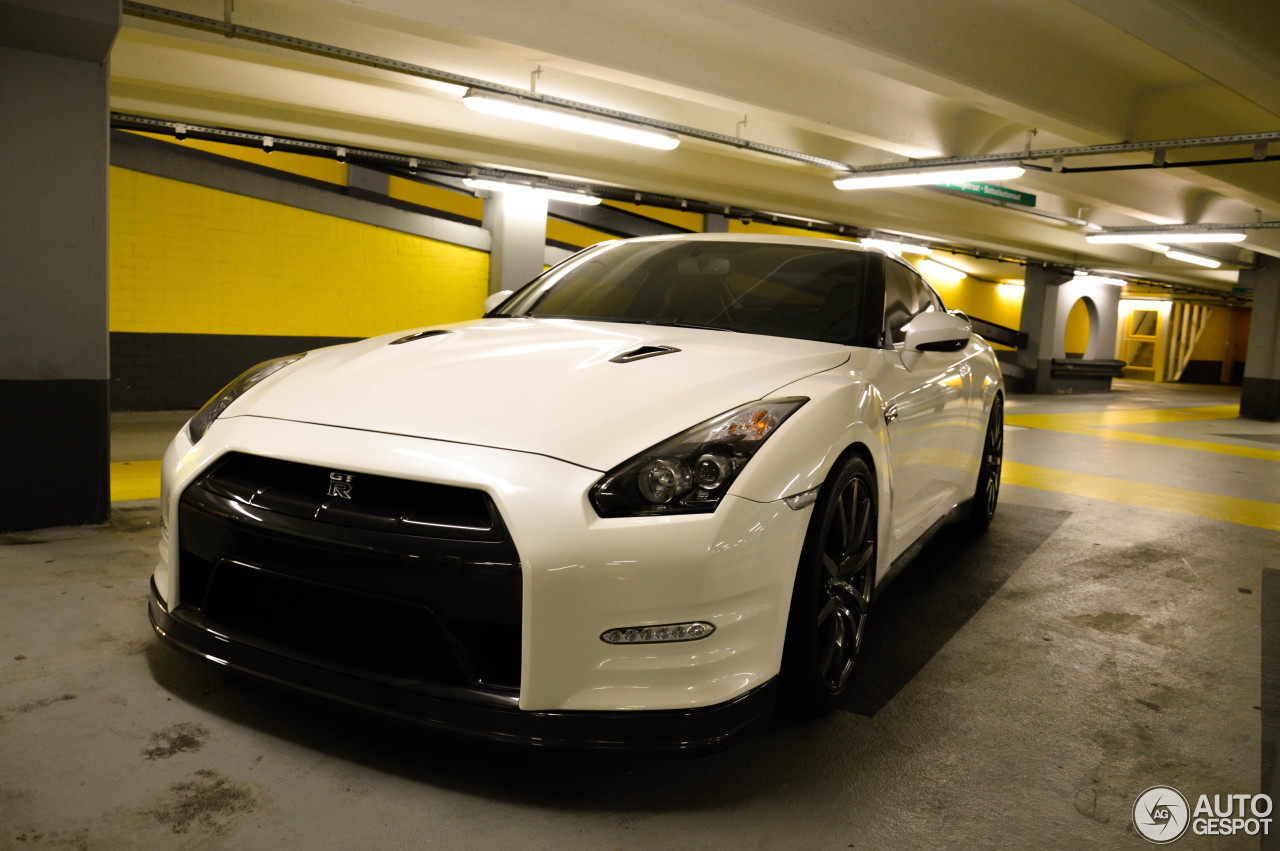 Nissan GT-R 2011