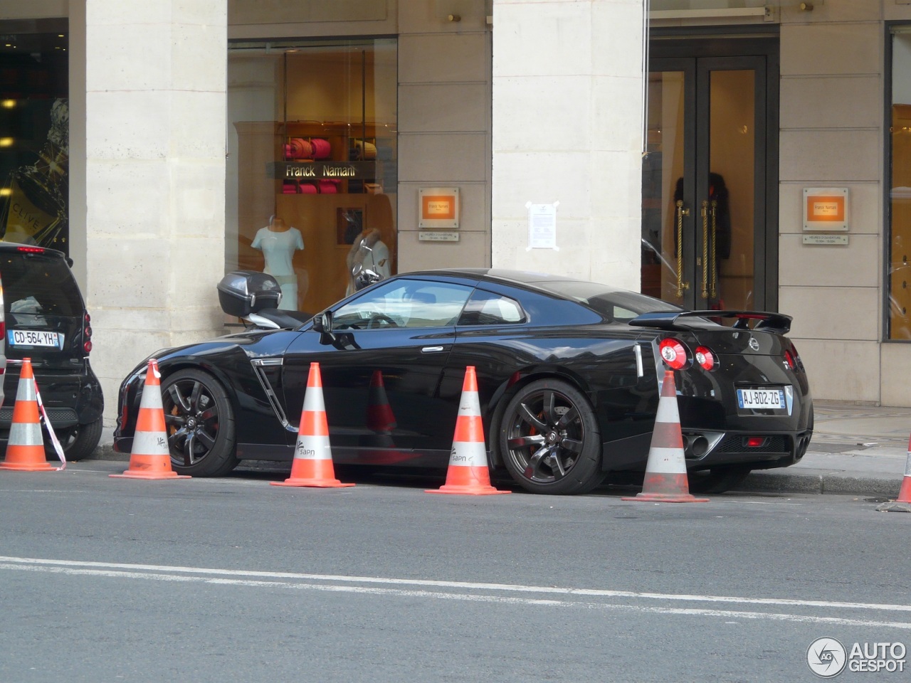 Nissan GT-R