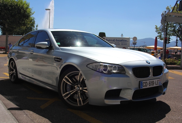 BMW M5 F10 2011