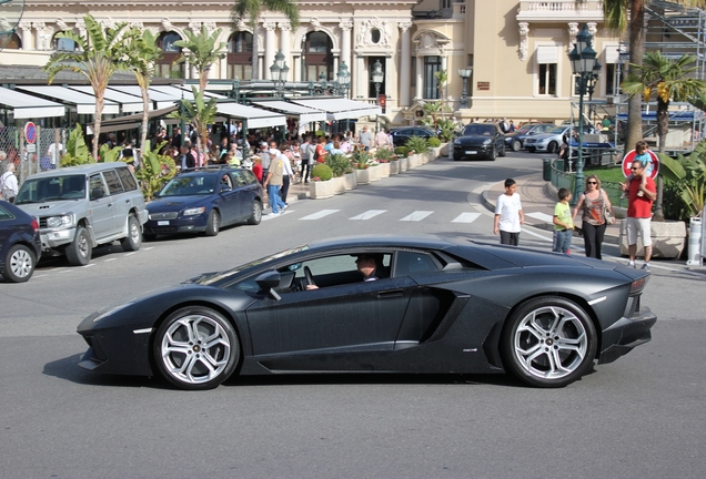 Lamborghini Aventador LP700-4