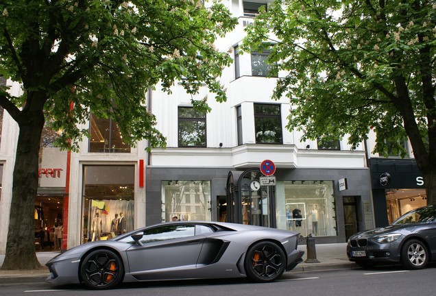 Lamborghini Aventador LP700-4