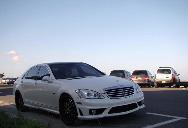 Mercedes-Benz S 63 AMG W221