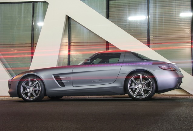 Mercedes-Benz SLS AMG