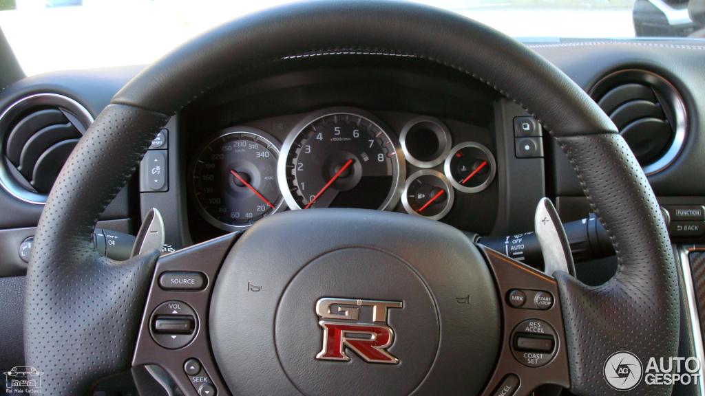 Nissan GT-R 2011