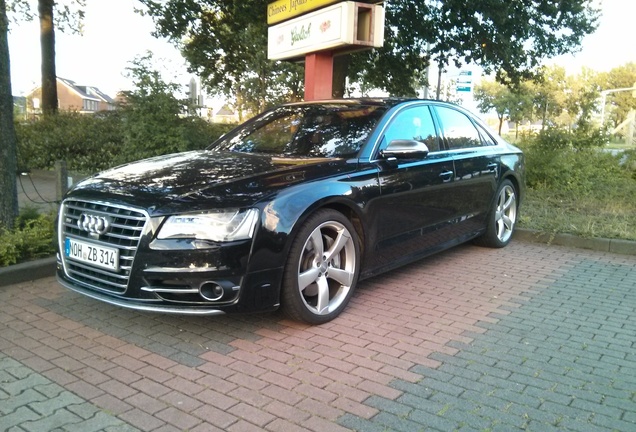 Audi S8 D4