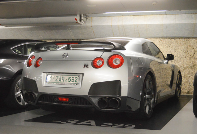 Nissan GT-R