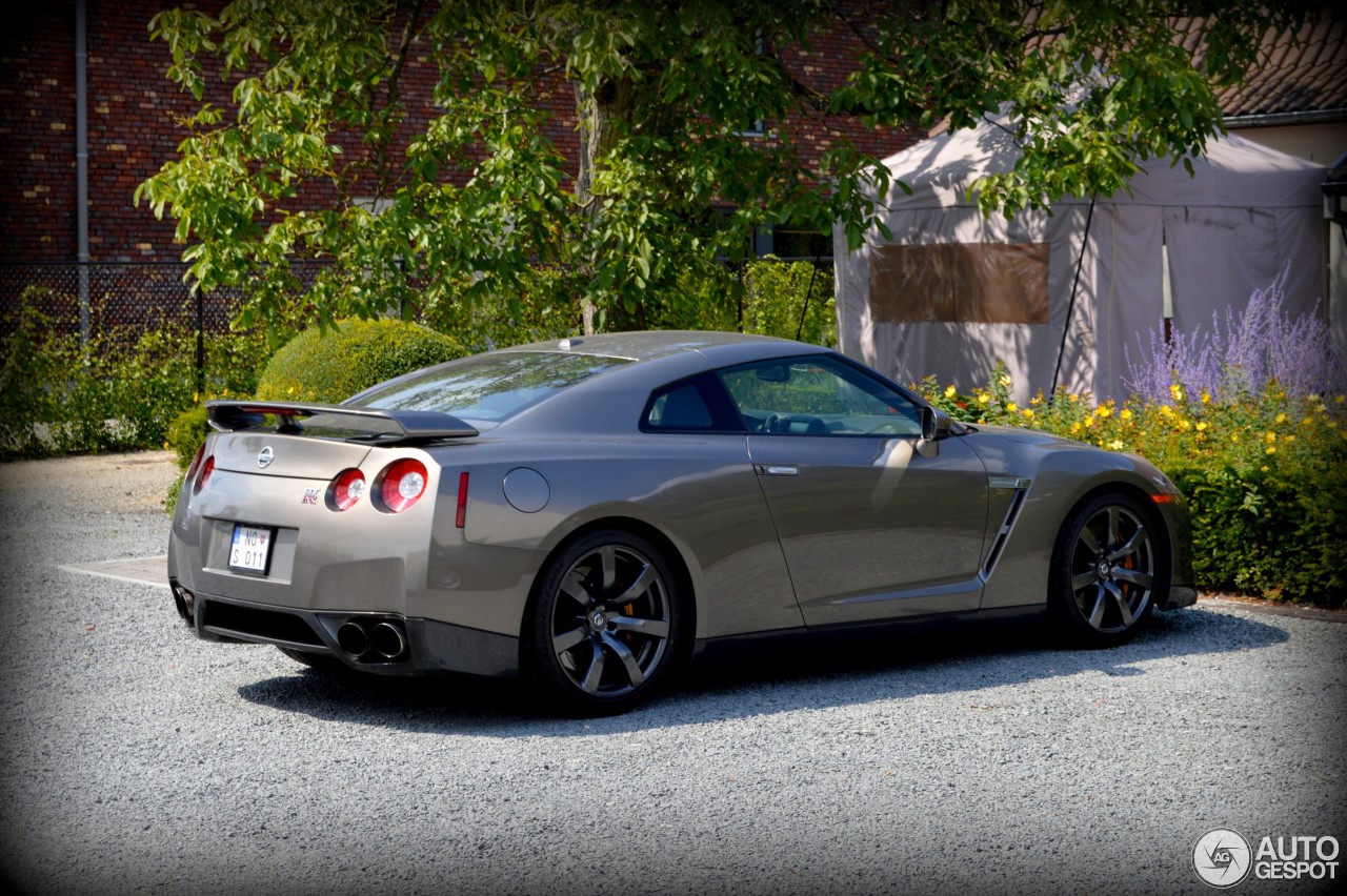 Nissan GT-R