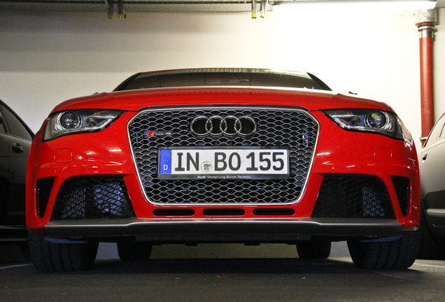 Audi RS4 Avant B8