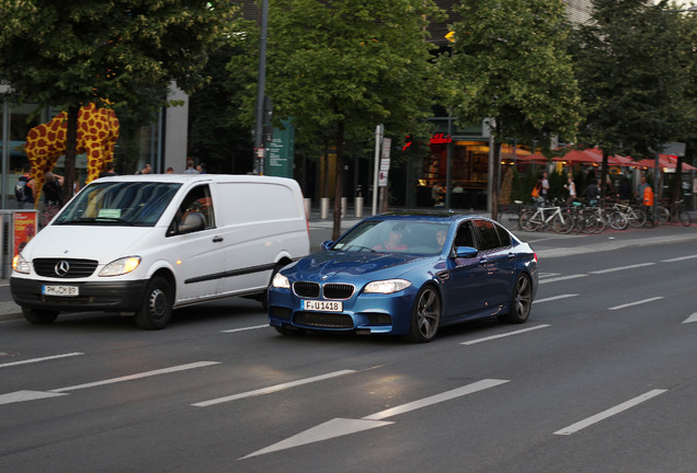 BMW M5 F10 2011