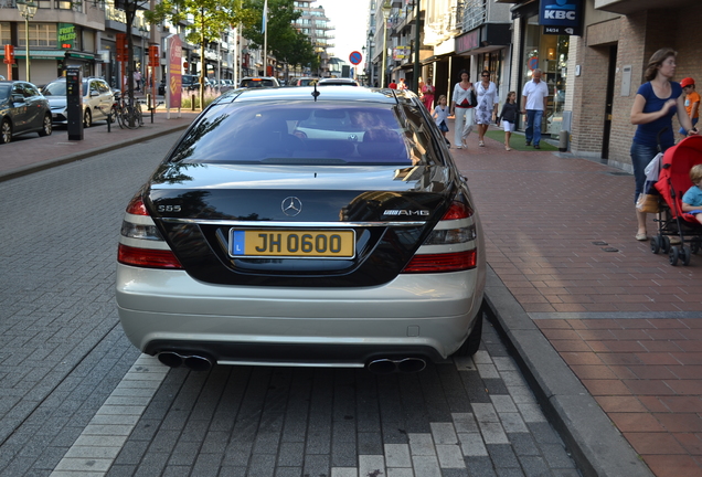 Mercedes-Benz S 65 AMG V221