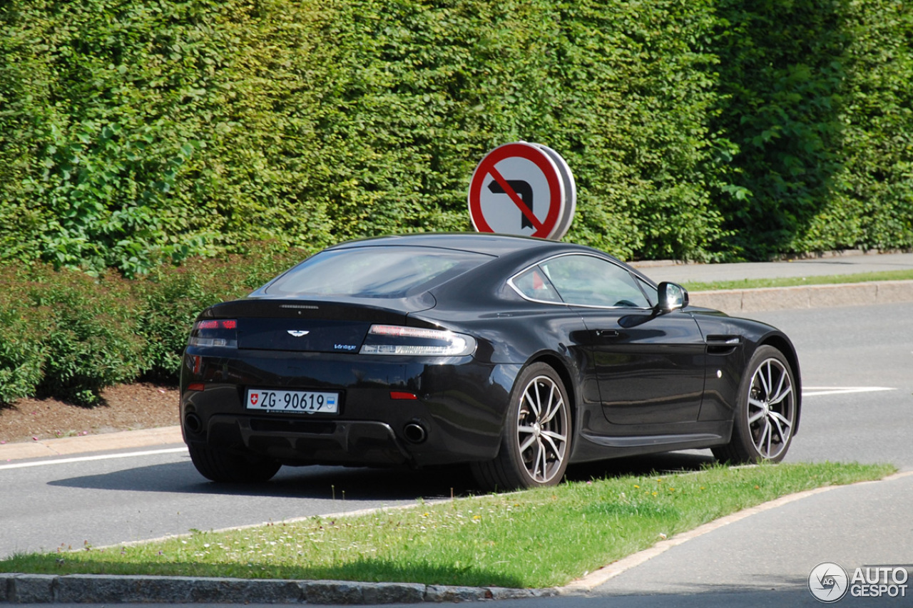 Aston Martin V8 Vantage 2012