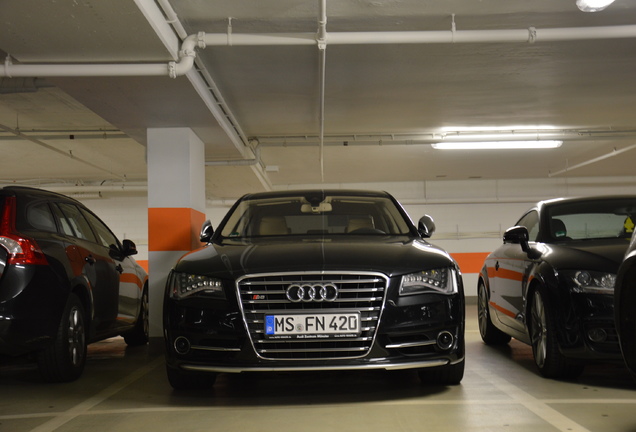 Audi S8 D4