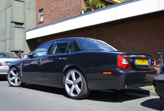 Jaguar XJR