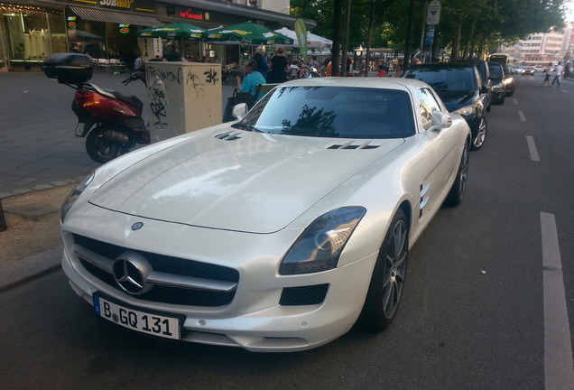 Mercedes-Benz SLS AMG