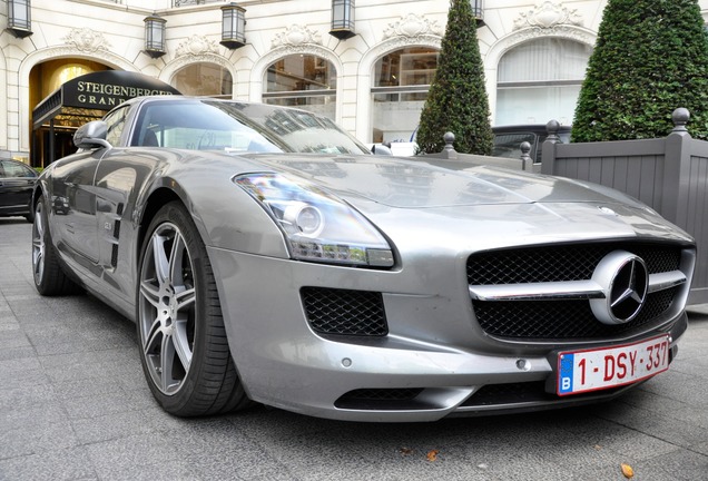 Mercedes-Benz SLS AMG