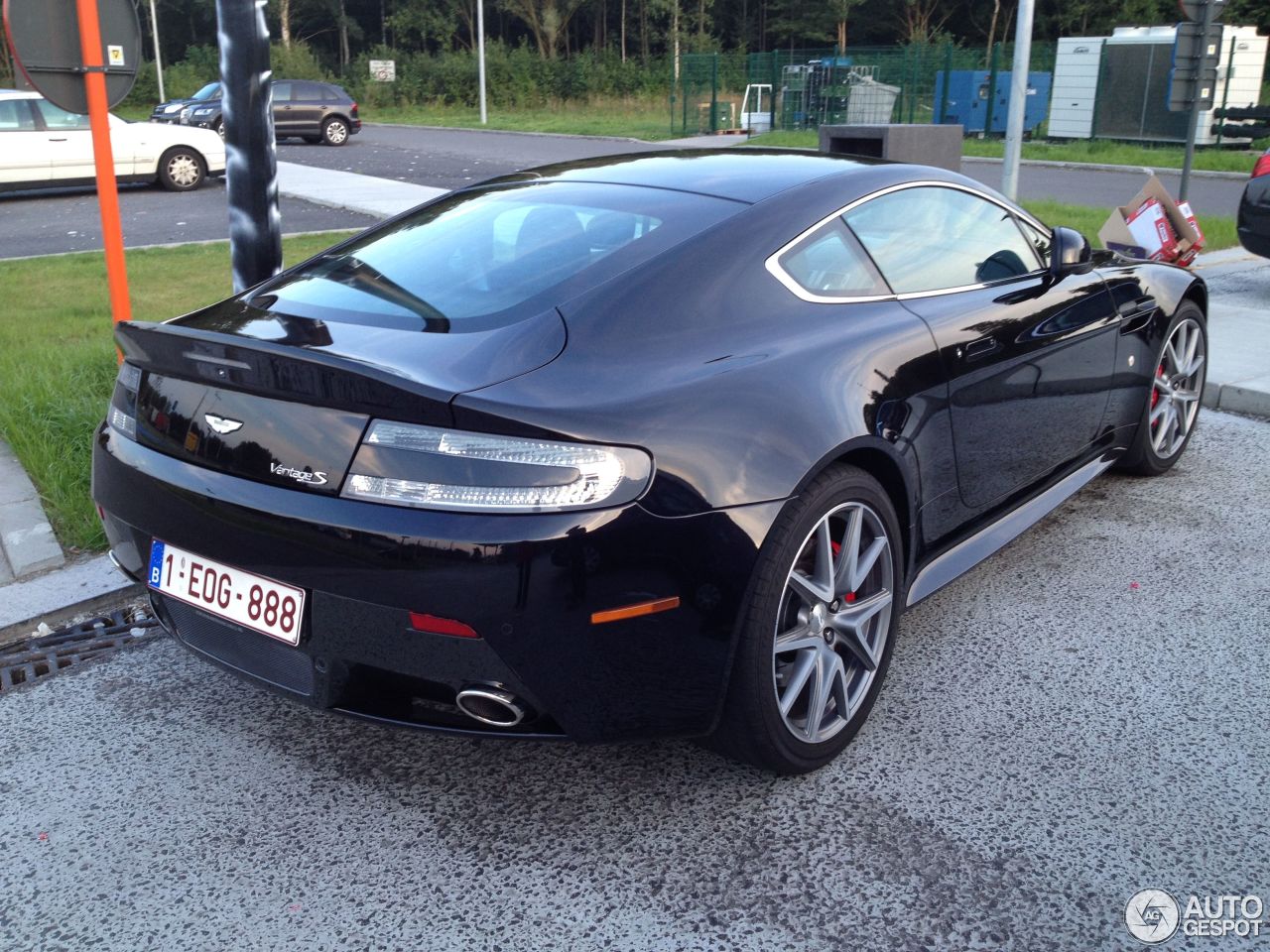 Aston Martin V8 Vantage S