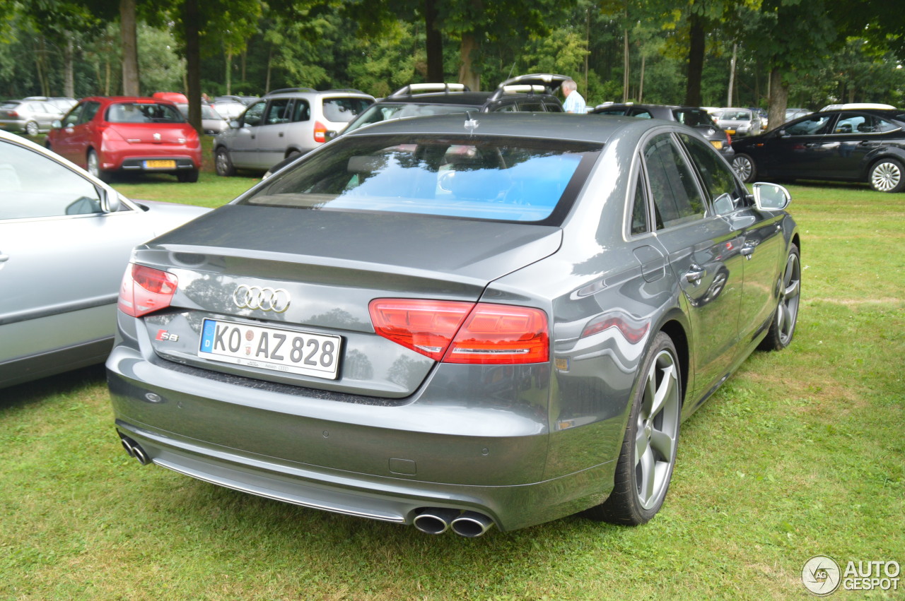 Audi S8 D4