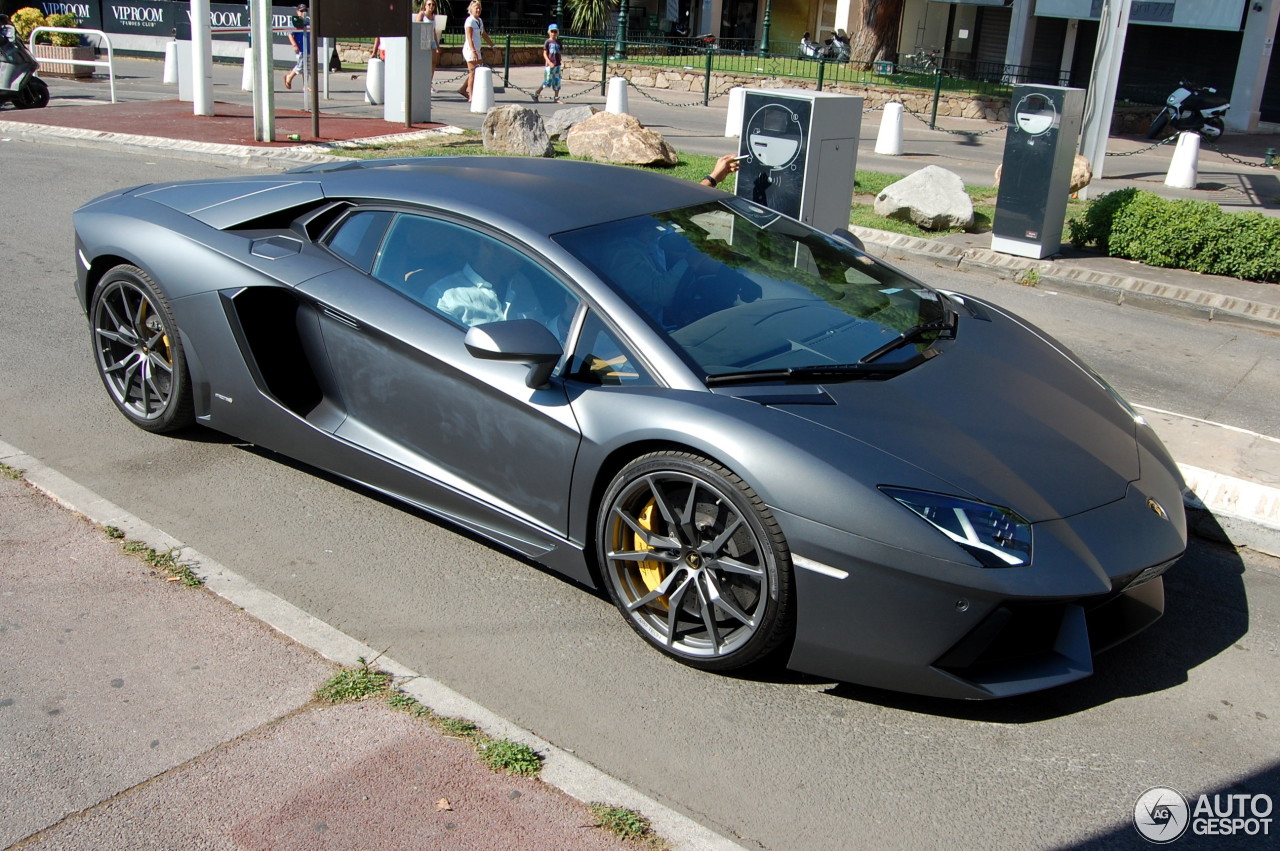 Lamborghini Aventador LP700-4