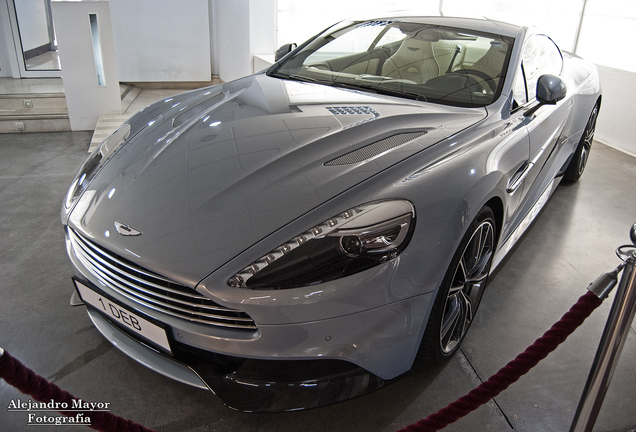 Aston Martin Vanquish 2013