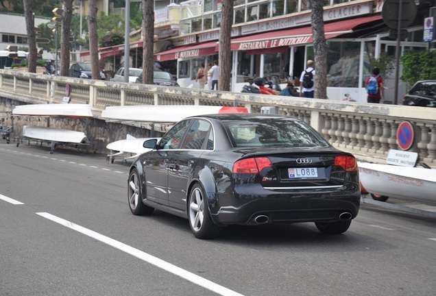 Audi RS4 Sedan