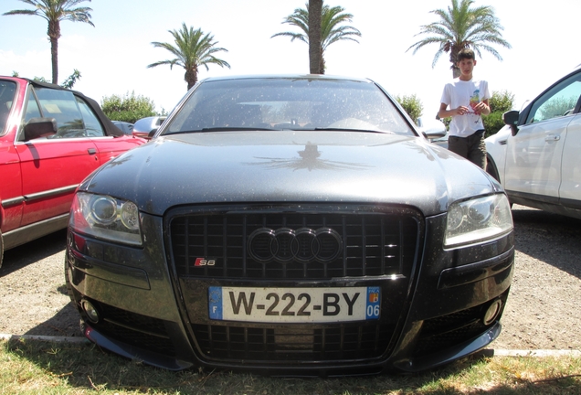 Audi S8 D3