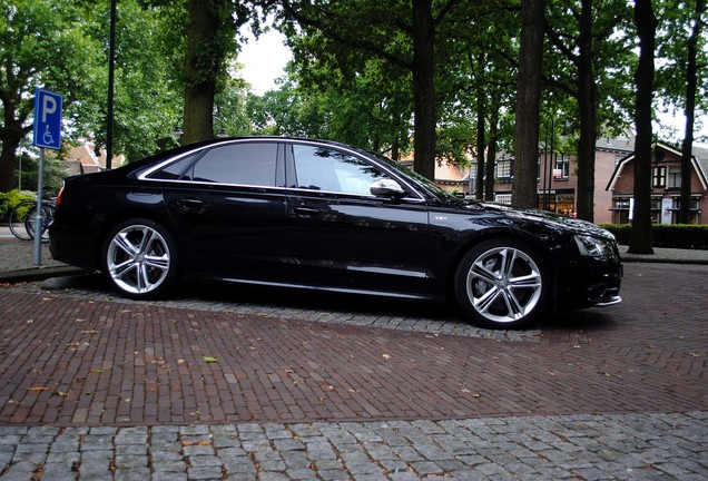 Audi S8 D4