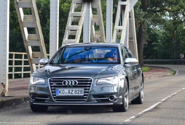 Audi S8 D4