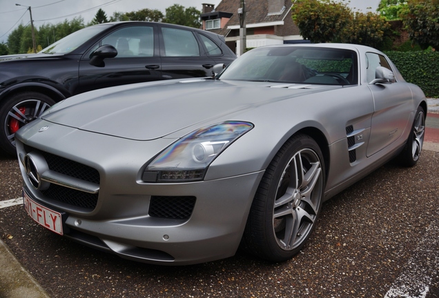 Mercedes-Benz SLS AMG