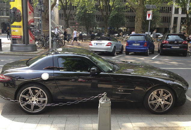 Mercedes-Benz SLS AMG