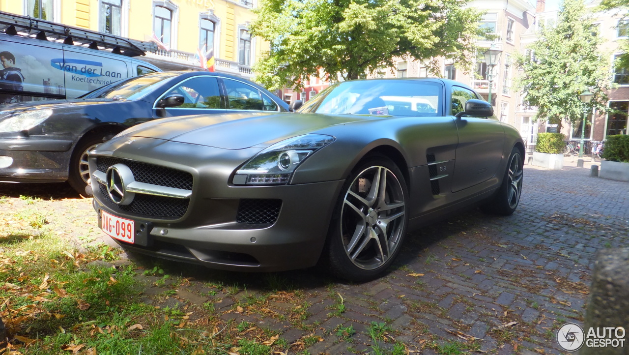 Mercedes-Benz SLS AMG