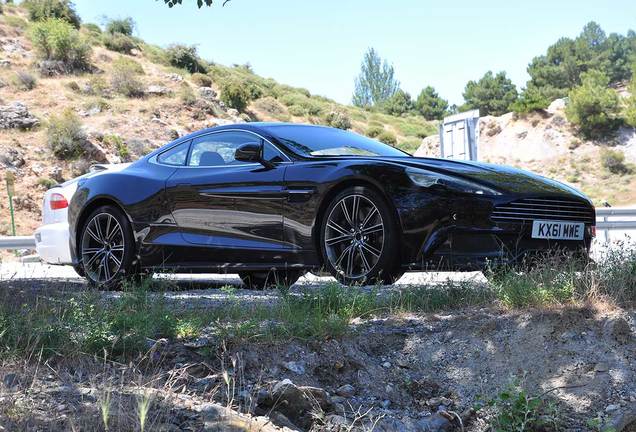 Aston Martin Vanquish 2013