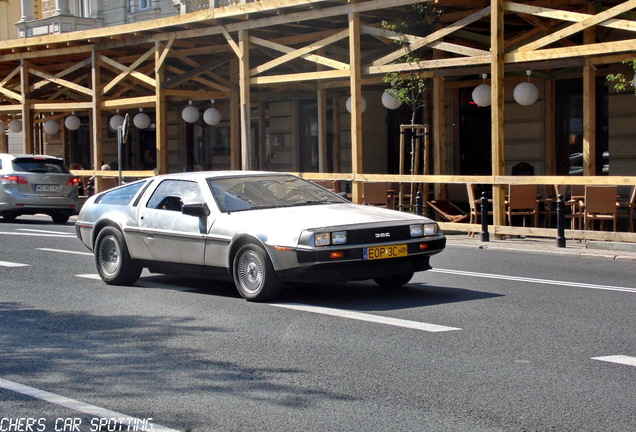 DeLorean DMC-12